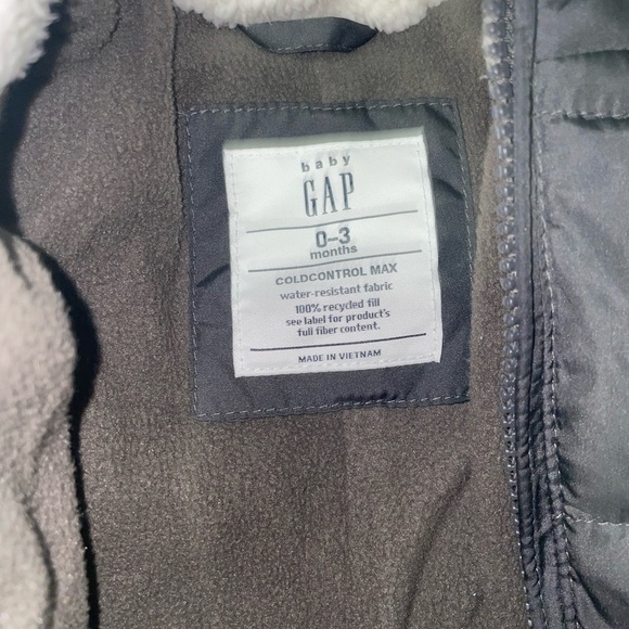 Baby Gap 0-3 months Coat - Picture 2 of 4